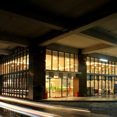 Pop! Hotel Festival Citylink Bandung Exterior photo