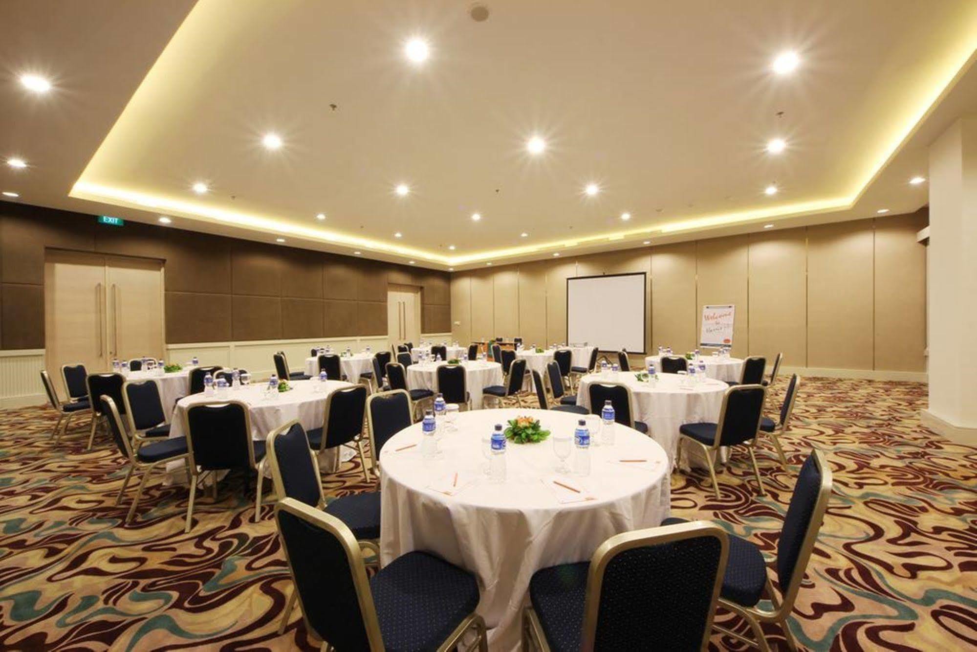 Pop! Hotel Festival Citylink Bandung Exterior photo