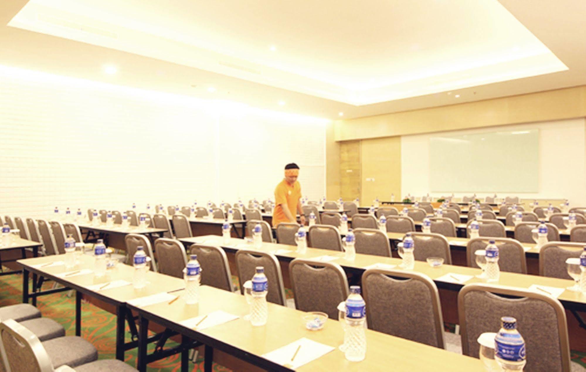 Pop! Hotel Festival Citylink Bandung Exterior photo